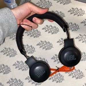 JBL E45BT bluetooth headphones